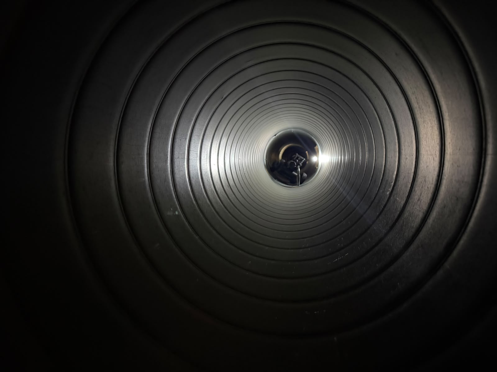 The inside of the duct after dry ice cleaning